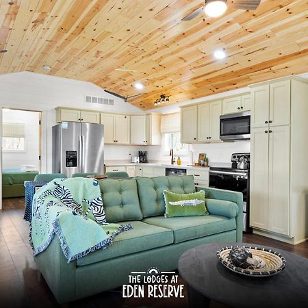 The Lodges At Eden Reserve - Pet Friendly Cabins Near Ark Williamstown Buitenkant foto