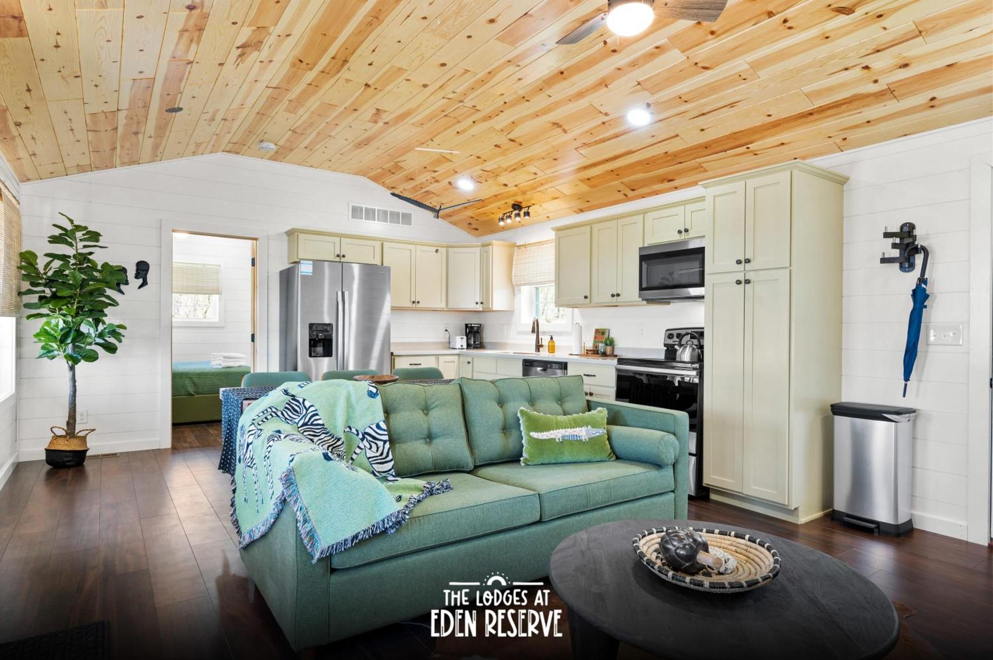 The Lodges At Eden Reserve - Pet Friendly Cabins Near Ark Williamstown Buitenkant foto