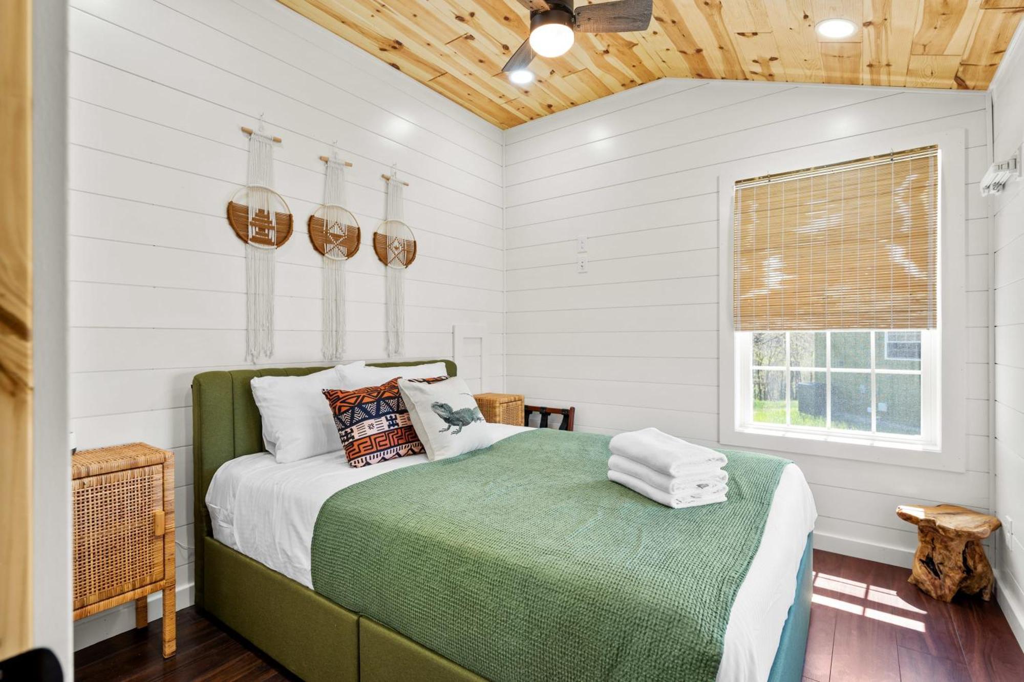 The Lodges At Eden Reserve - Pet Friendly Cabins Near Ark Williamstown Buitenkant foto