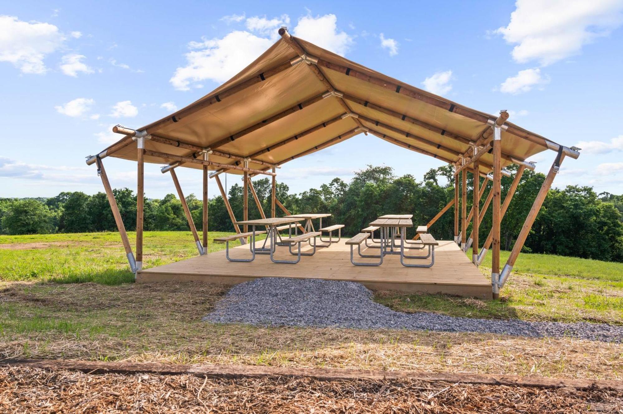 The Lodges At Eden Reserve - Pet Friendly Cabins Near Ark Williamstown Buitenkant foto